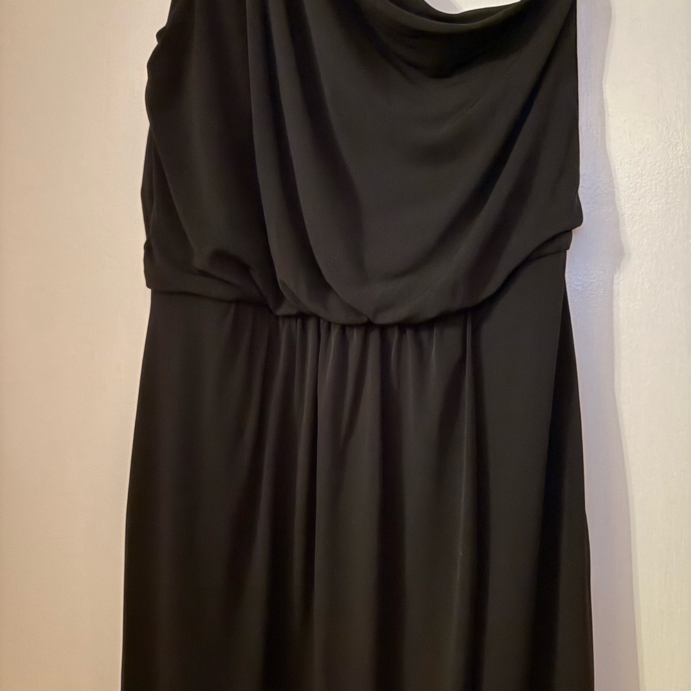 Kenneth Cole Black One Shoulder Pleated Maxi Gown w/ Pockets β Size XXS - Picture 3 of 3